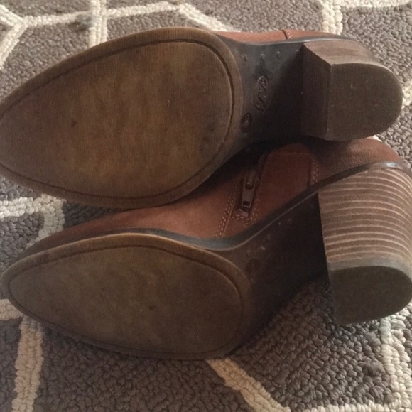 SOLD! - Brand Eller Booties - Picture 3 of 5